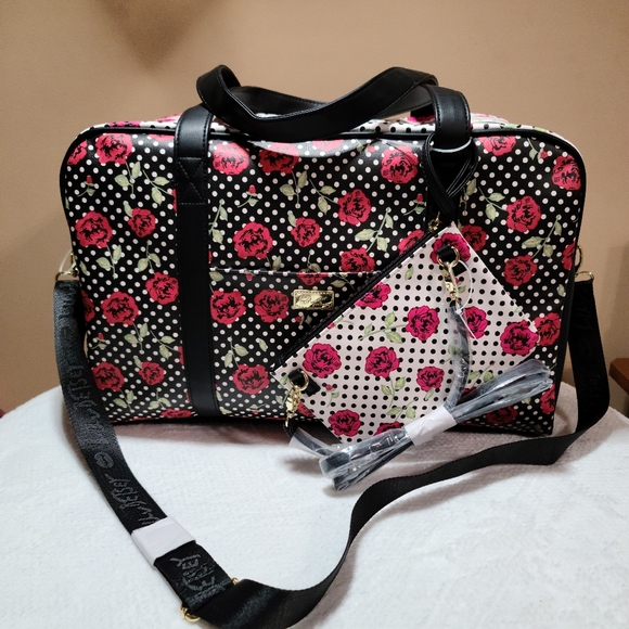 Betsey Johnson Weekender Luggage - Picture 9 of 13